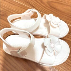 Girls pink sandals